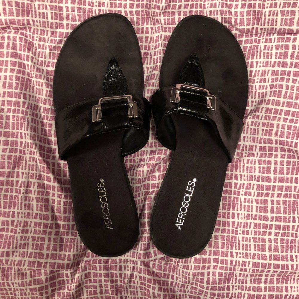Black sandals! 🔥